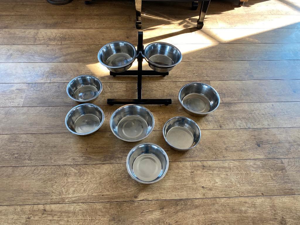 Verstelbare voederstandaard met bakken voor hond, Ophalen of Verzenden, Zo goed als nieuw