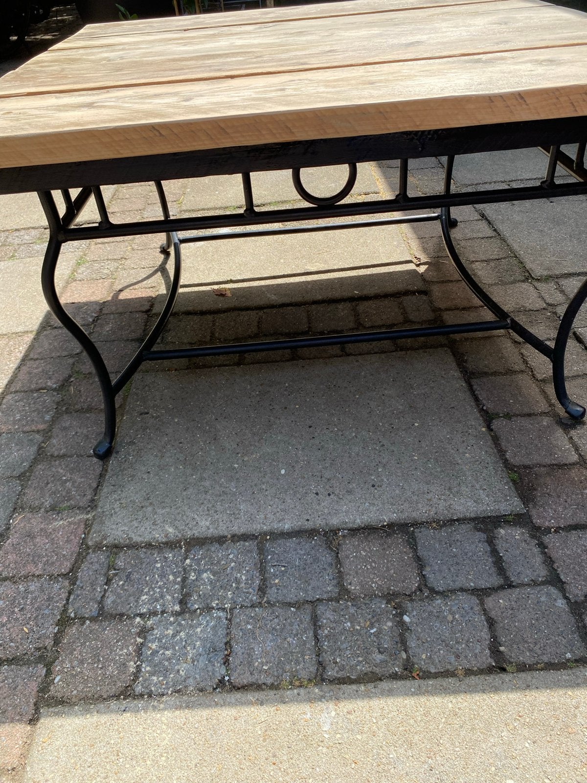 Mooie vierkante tafel met houten blad en metalen onderstel, Ophalen, Vierkant, Zo goed als nieuw, 75 cm of meer