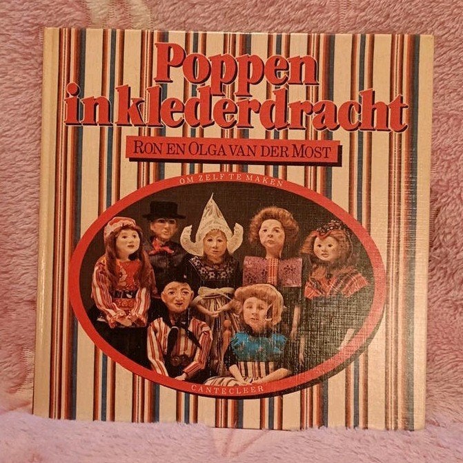 Most, Ron & Olga van der - Poppen in klederdracht, Gelezen, Ophalen of Verzenden, Ron en Olga van der Most, Poppen maken