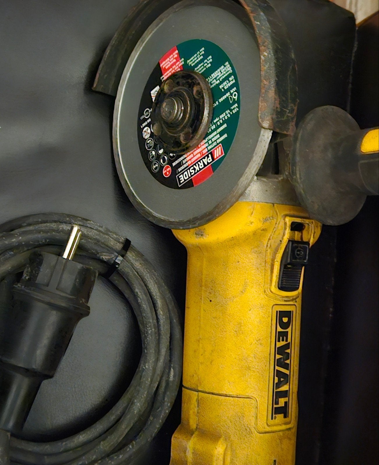 super werkende DEWALT haakse slijpermachine/1200 watt € 40