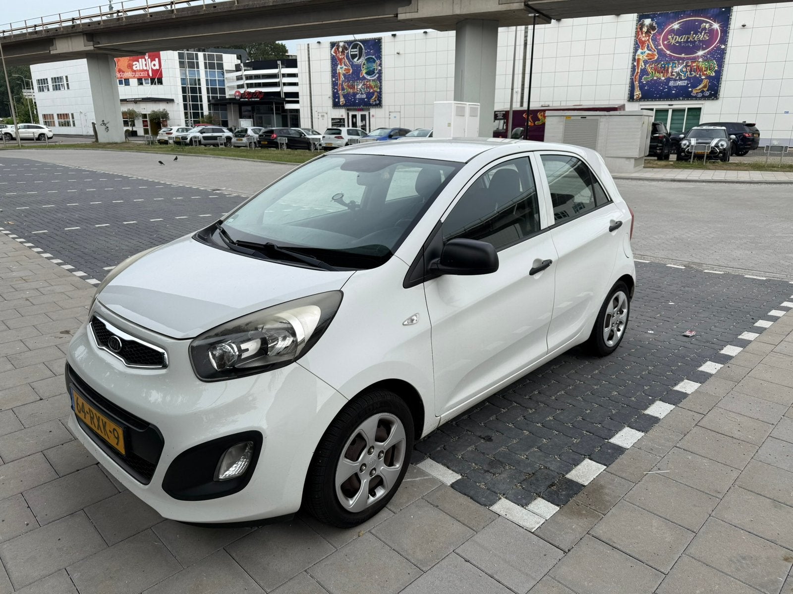 Kia Picanto 1.0 Cvvt 5-DRS 2011 Wit, Voorwielaandrijving, Elektrische ramen, Zwart, 400 kg