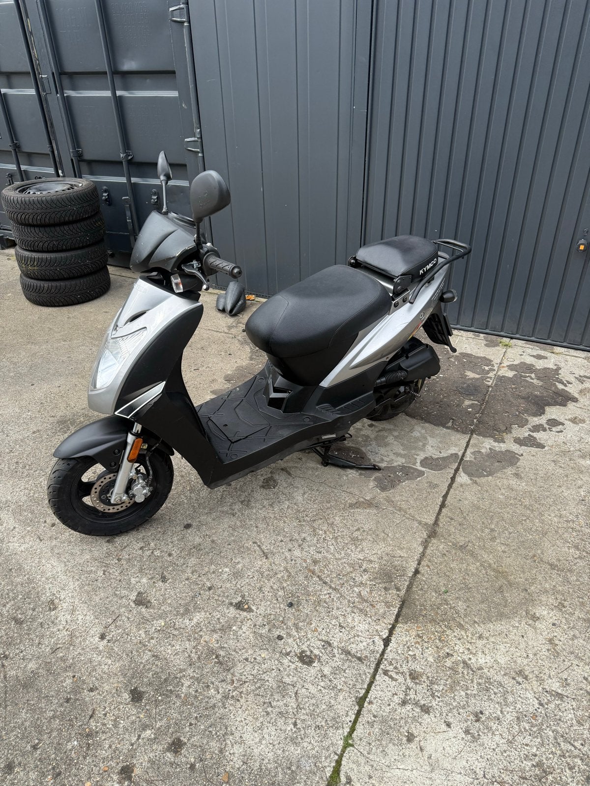 Kymco Agility 50cc Scooter - Zwart/Zilver, Fietsen en Brommers, Ophalen, Gebruikt, 50 cc, Maximaal 25 km/u