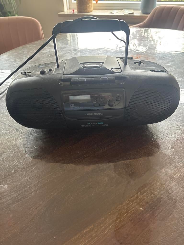 Grundig K-RCD 110 CD-speler met radio - Batterijklepje mist, Ophalen of Verzenden, Gebruikt, Radio, Met cd-speler