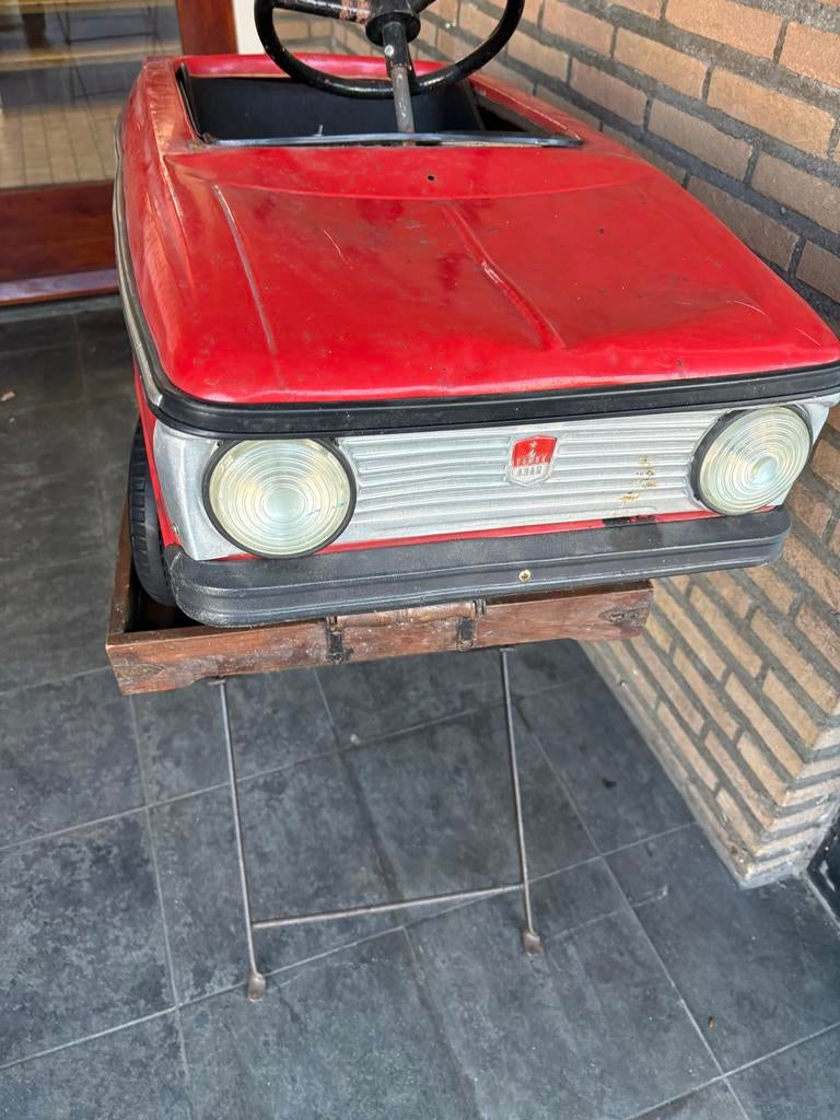 Vintage Moskvich Trapauto - Rode Klassieker voor Kinderen, Ophalen, Gebruikt