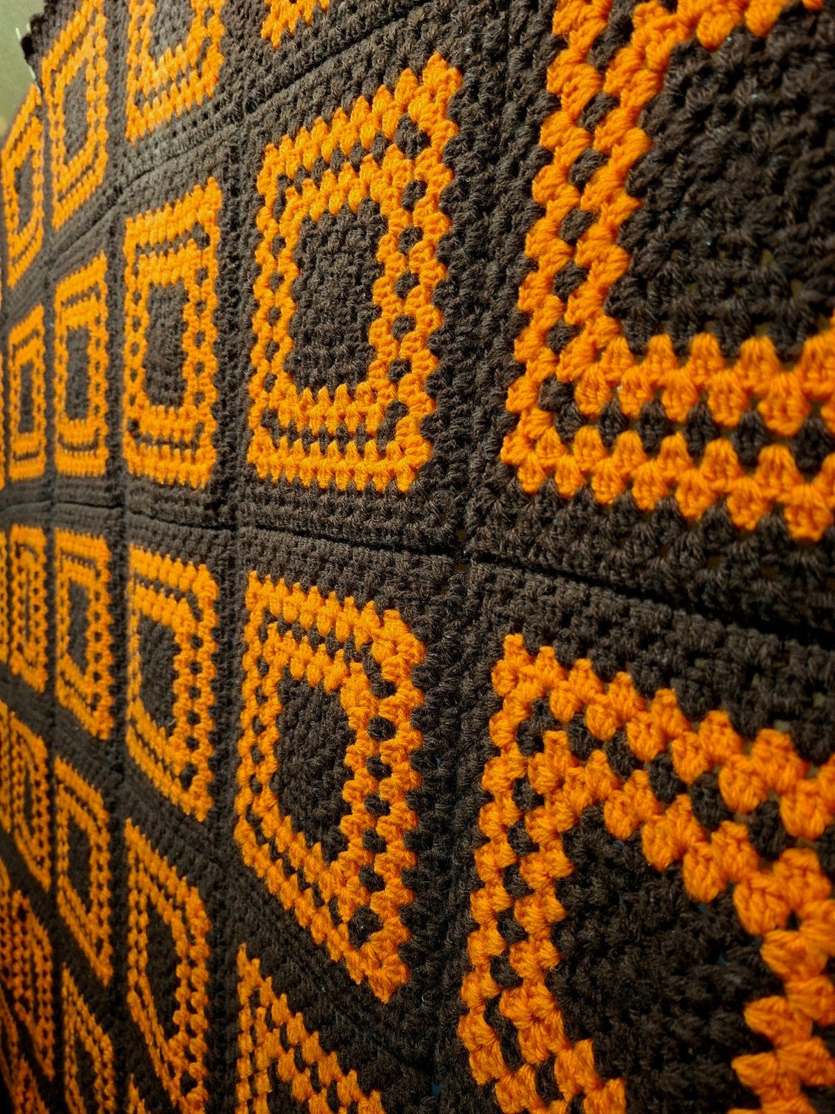 Woondeken - Plaid - Sprei ' Granny Square ' NIEUW, Huis en Inrichting, Ophalen of Verzenden, Nieuw, Bruin