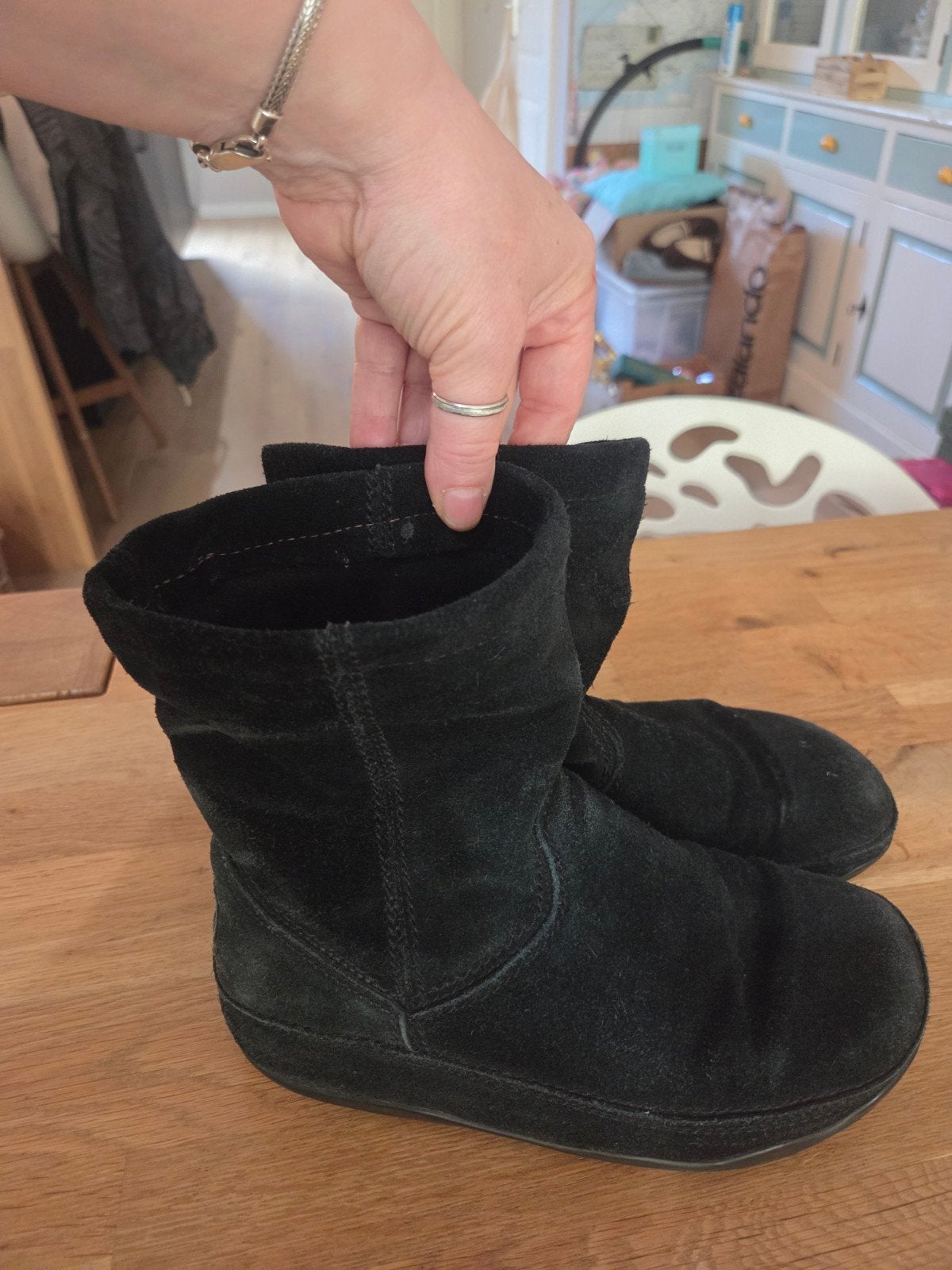 FitFlop enkellaarzen zwart suède maat 40, Zwart, FitFlop, Lage of Enkellaarzen, Ophalen of Verzenden