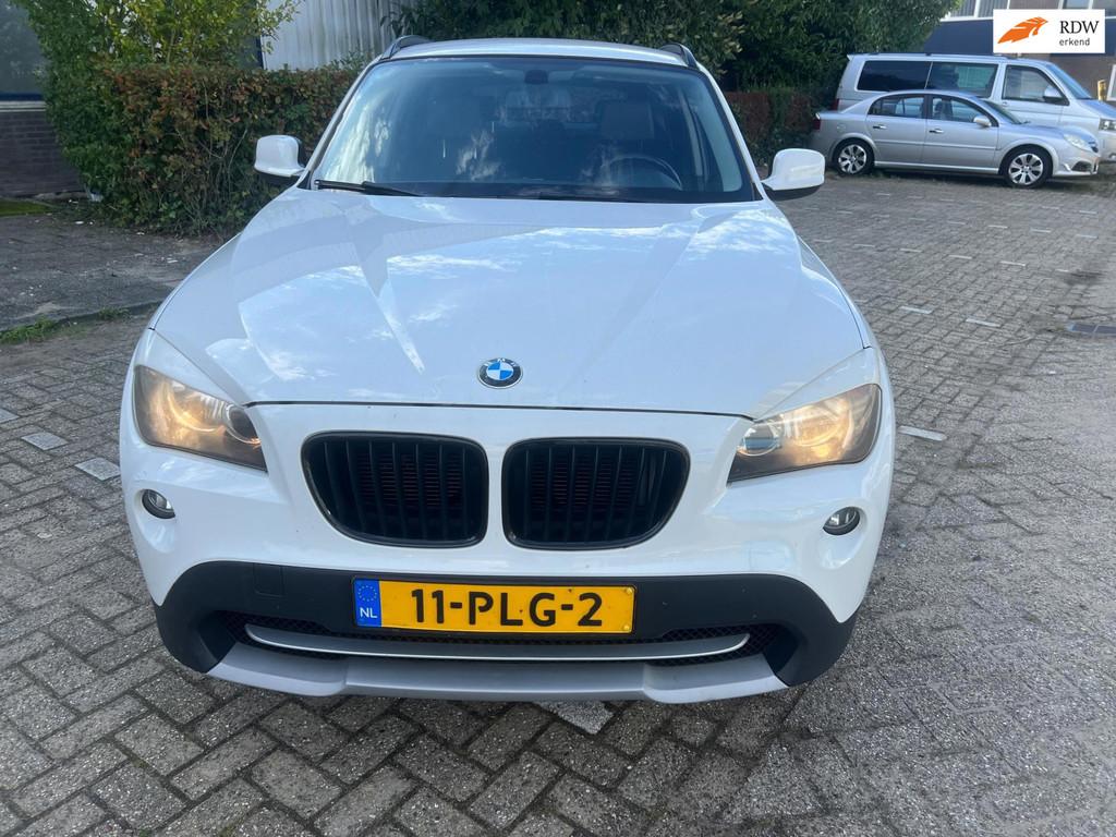 BMW X1 SDrive18i ((( NIEUWE APK ))), Euro 5, Achterwielaandrijving, 4 cilinders, 150 pk