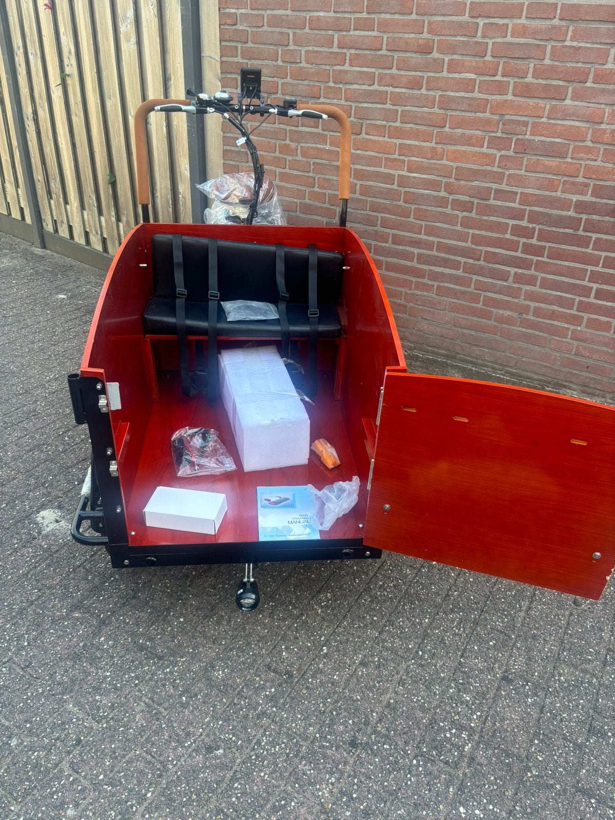Nieuwe elektrische dog bakfiets compleet en rijklaar, Fietsen en Brommers, Ophalen of Verzenden, Nieuw, 4 kinderen of meer