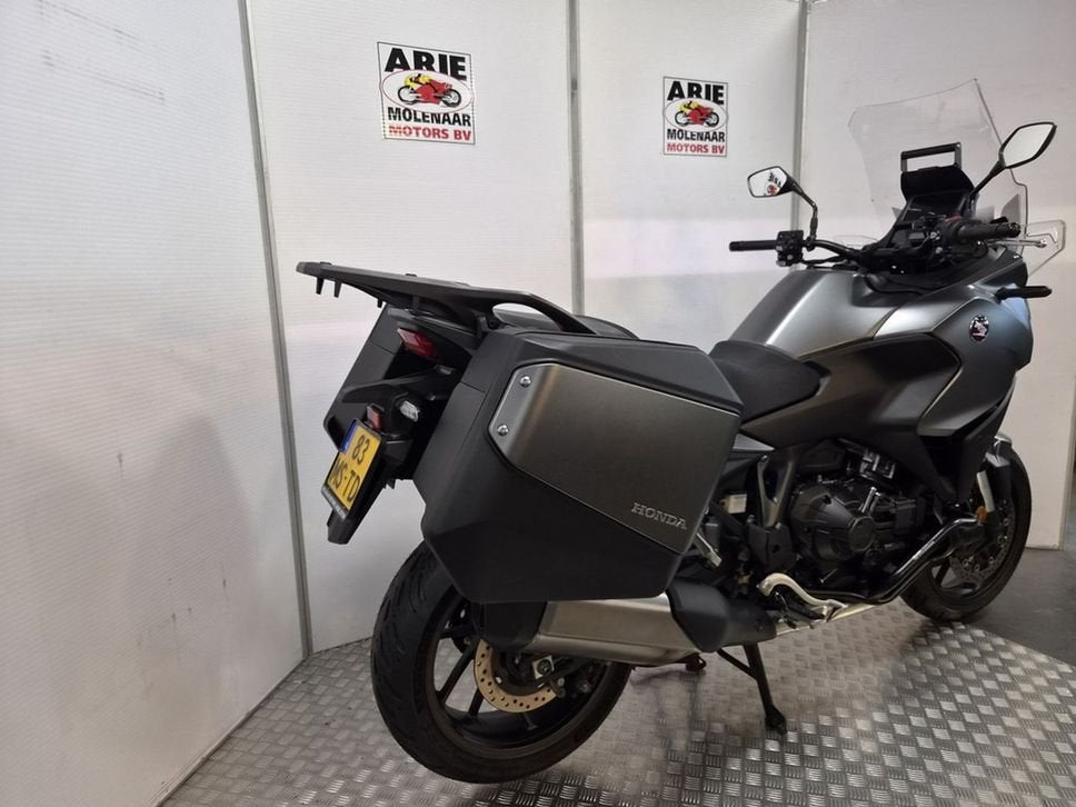 Honda NT 1100 DCT BTW Motor (bj 2023), Motoren, 2 cilinders, HONDA, Motorrijbewijs A, Bedrijf