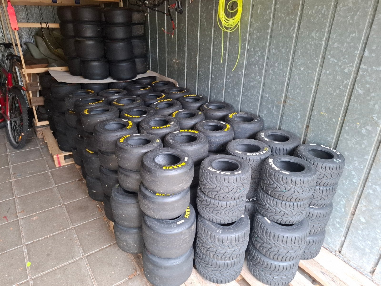 Slick Maxxis option, Sport en Fitness, Karting, Ophalen of Verzenden, Zo goed als nieuw