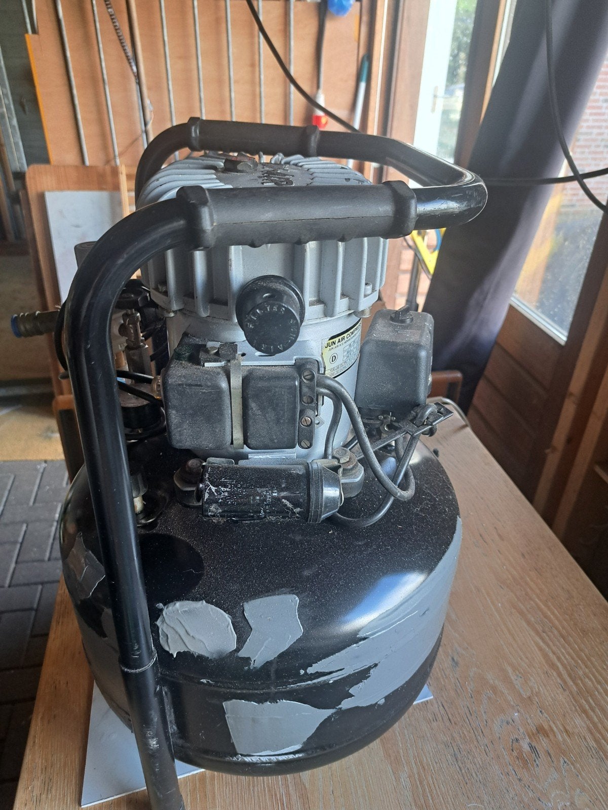 Jun-air compressor, Minder dan 25 liter, Ophalen, Gebruikt, Minder dan 200 liter/min