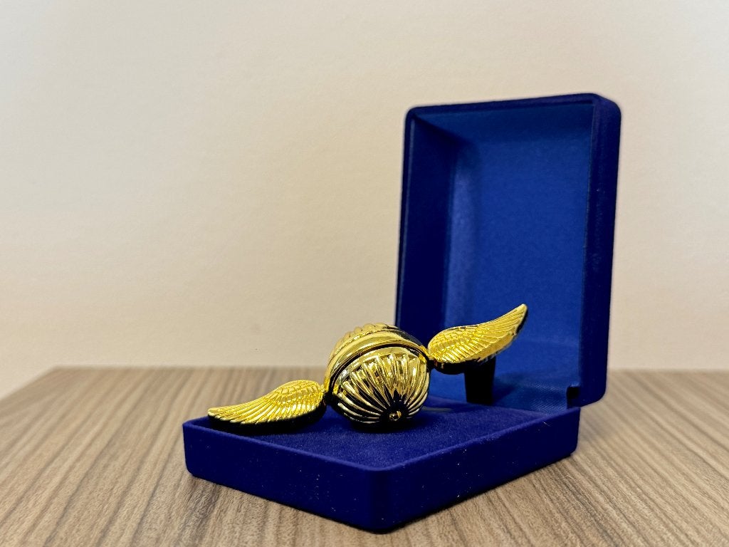 Prachtige Gouden Harry Potter Snaai In Fluwelen Box (Nieuw), Verzamelen, Harry Potter, Nieuw, Replica, Ophalen of Verzenden