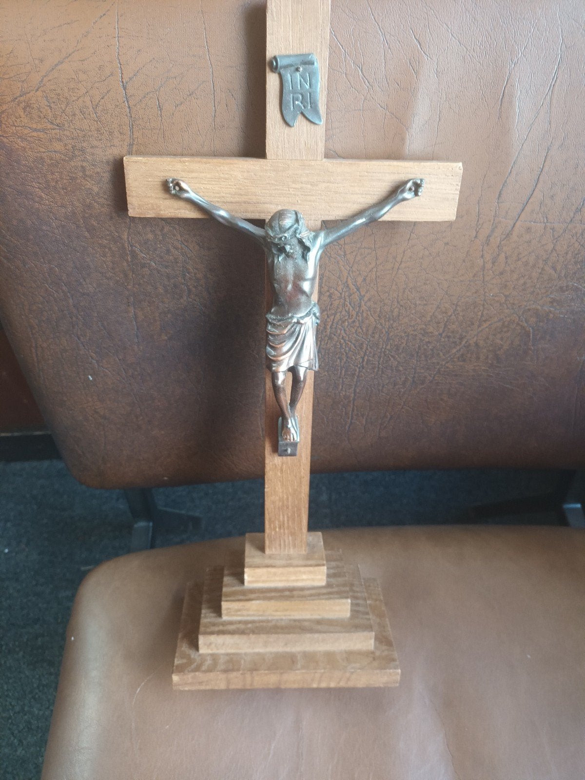 Houten Kruisbeeld met koperen jezusfiguur, Antiek en Kunst, Ophalen of Verzenden