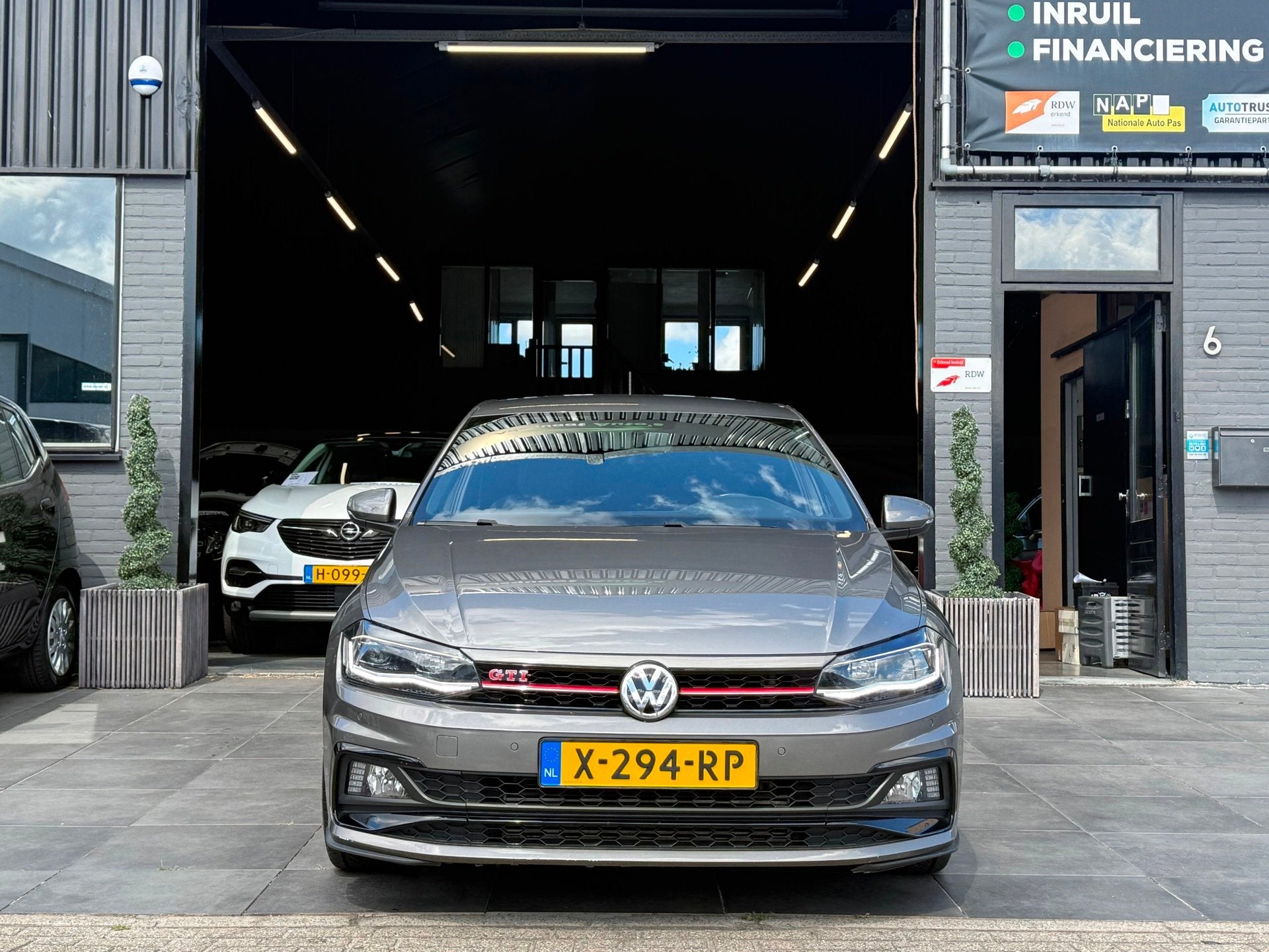 Volkswagen Polo 2.0 TSI GTI|APK|Automaat|Stoel verwarming, Stof, Gebruikt, 4 cilinders, Automatische klimaatregeling