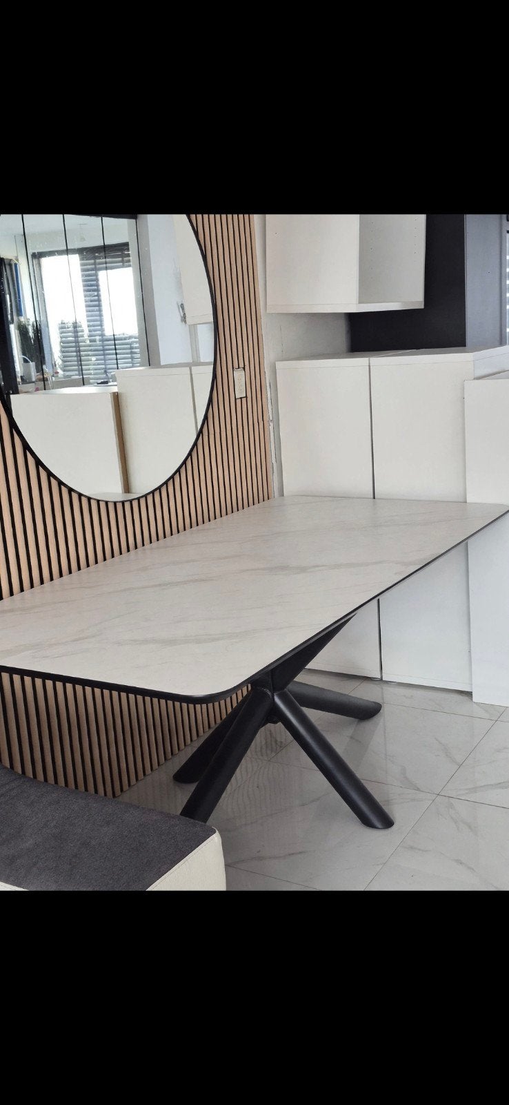 Moderne Eettafel met Keramisch Blad en Zwart Onderstel, 100 tot 150 cm, Modern, Industrieel, Ophalen of Verzenden, Zo goed als nieuw