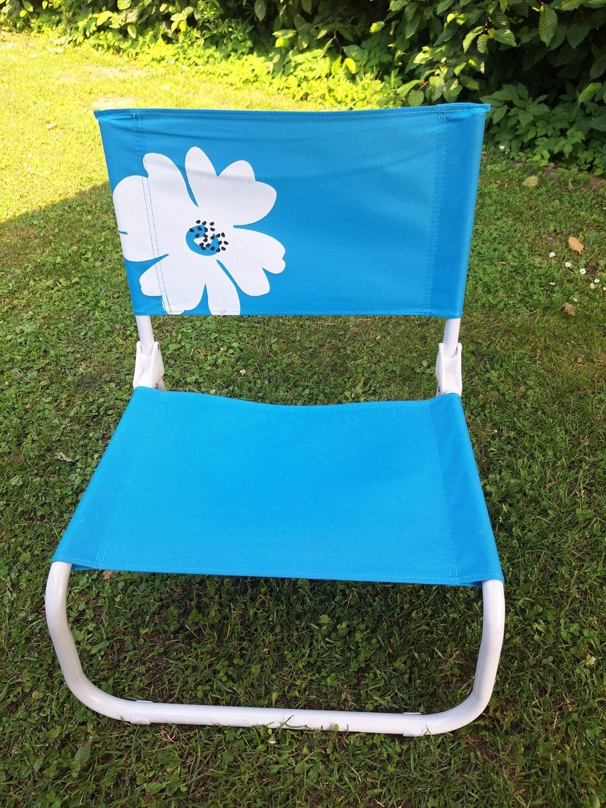 Opvouwbare strandstoel / kinderstoel blauw met bloem, Ophalen, Gebruikt