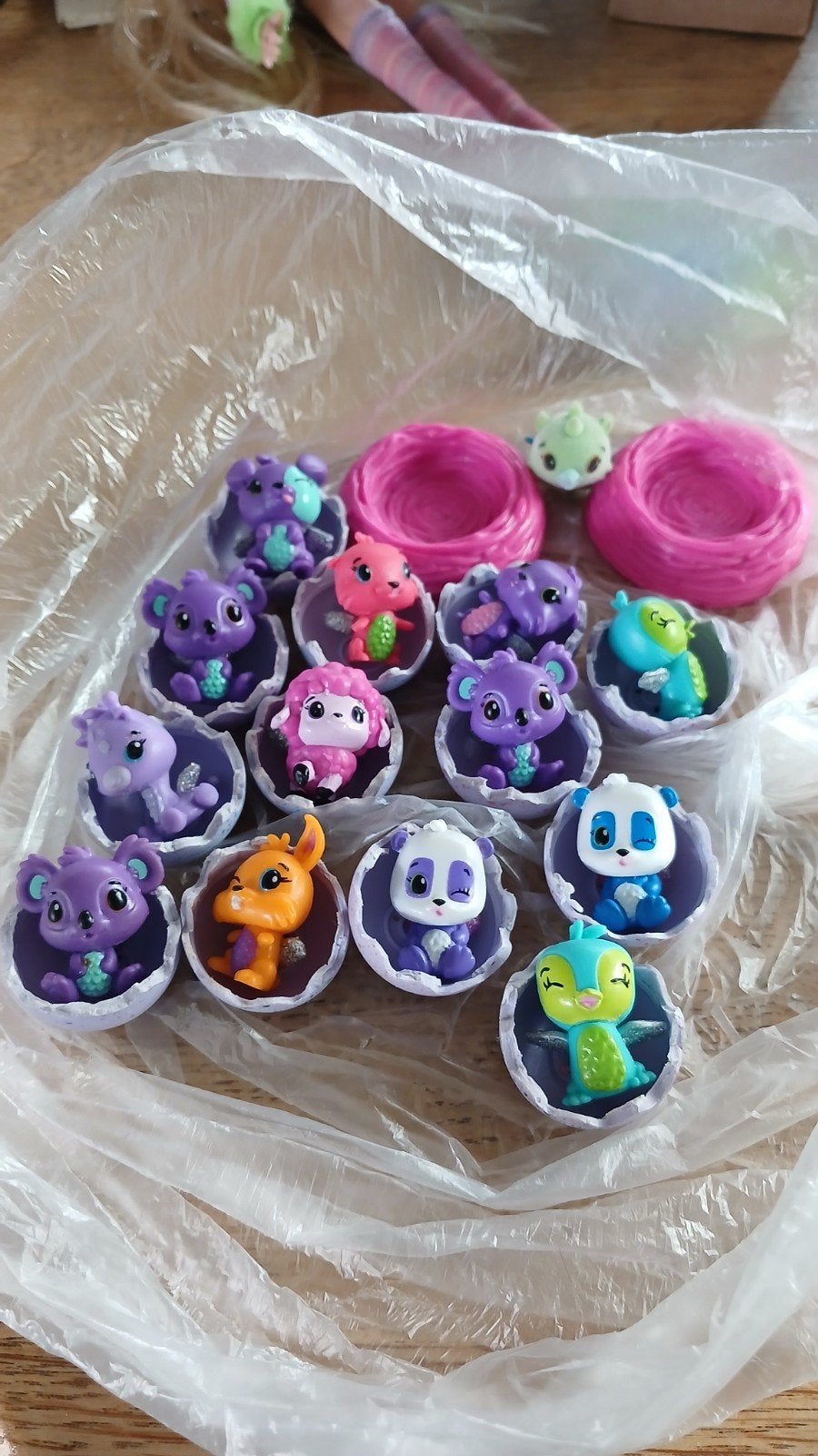 Hatchimals met eitjes en nest speelgoed poppetjes diertjes, Ophalen of Verzenden, Zo goed als nieuw