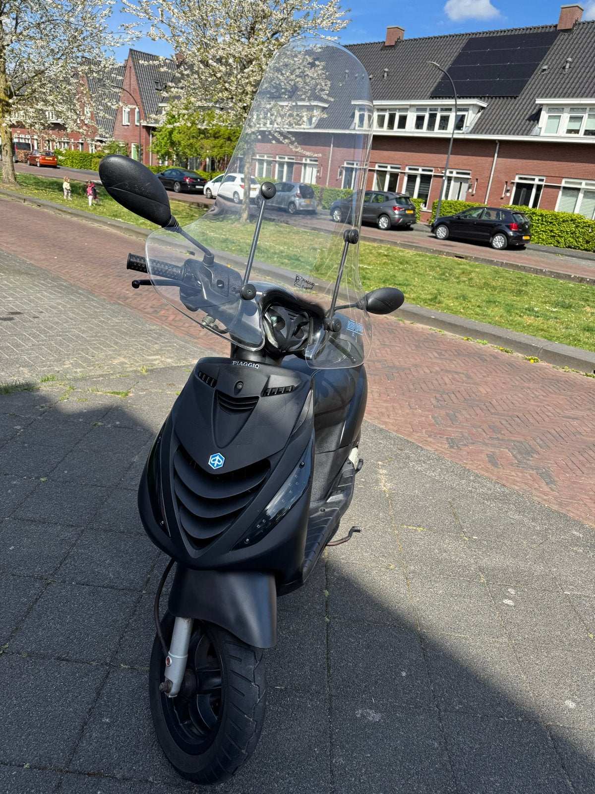 Piaggio Zip Scooter - Goed onderhouden, Fietsen en Brommers, Scooters | Piaggio, Gebruikt, Zip, Maximaal 25 km/u, Benzine, Ophalen