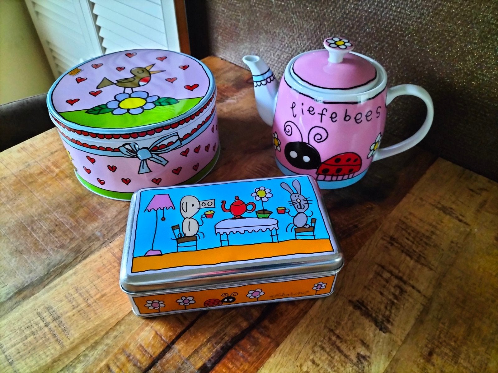 THEEPOT Nieuw Babette Harms liefebees servies, Overige merken, Nieuw, Ophalen of Verzenden, Theepot