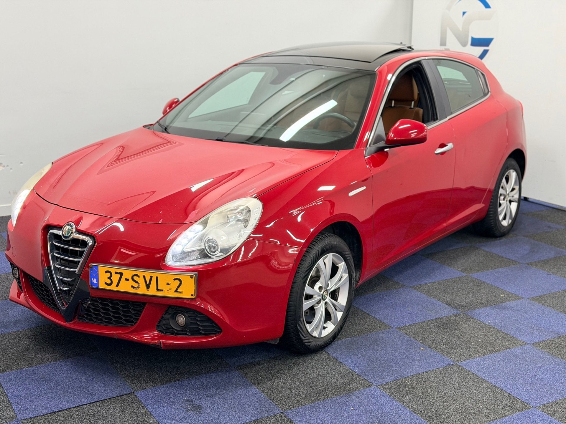 Alfa Romeo Giulietta 1.4 T Distinctive / PANORAMADAK / RIJDT, Voorwielaandrijving, Gebruikt, 4 cilinders, Automatische klimaatregeling