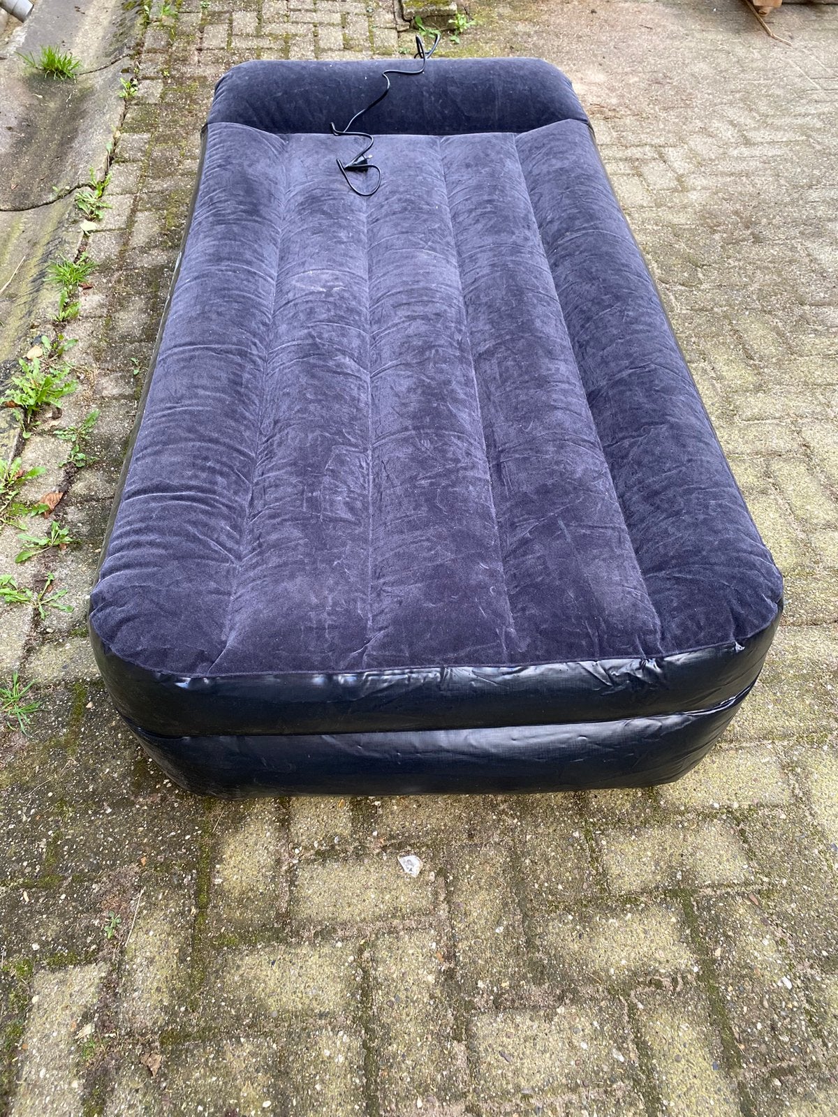 Airbed Bestway ingebouwde pomp, Ophalen, Zo goed als nieuw
