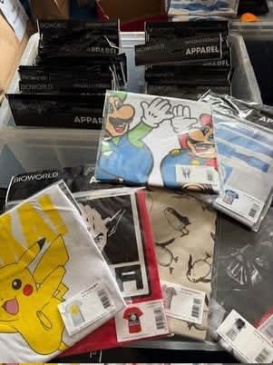 Partij Nieuw T-shirts en Hoodies 250 stuks, Ophalen of Verzenden, Textiel