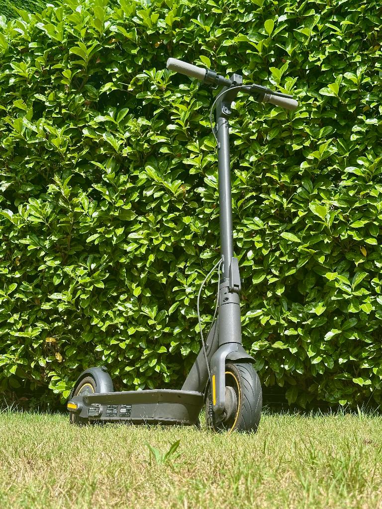 Step Segway Ninebot Max G30 – met extra’s, Fietsen en Brommers, Steps, Ophalen, Gebruikt, Elektrische step (E-scooter), Ninebot