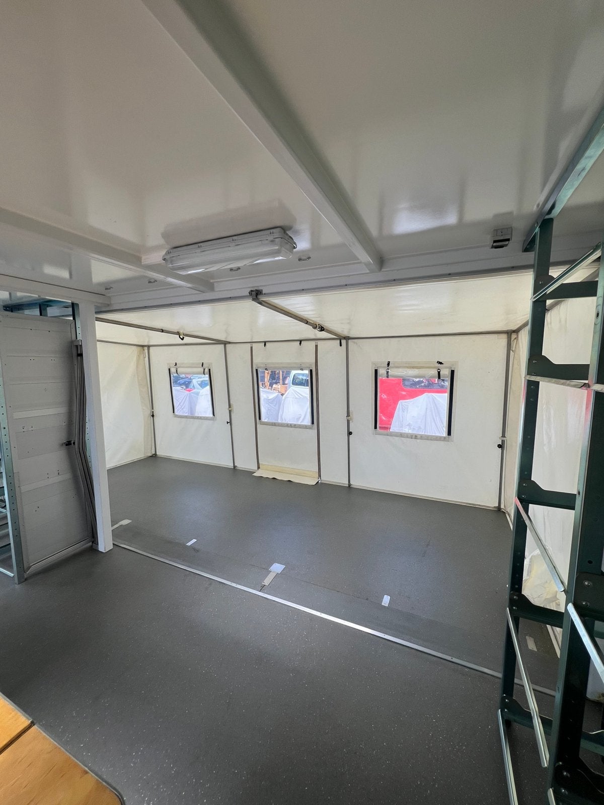 Verkoop Container geschikt voor vele doeleinden evenementen, 33 - 40 uur, Overige niveaus, Starter, Overige vormen
