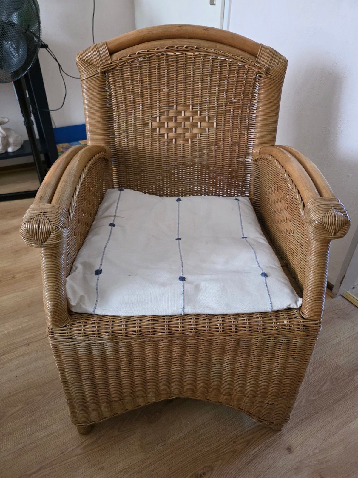Rieten stoel te koop!, Huis en Inrichting, Stoelen, Ophalen, Bruin, Eén
