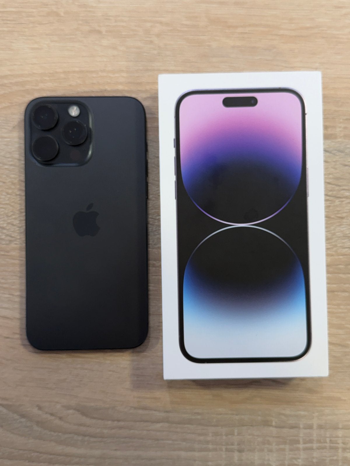 Apple iPhone 15 Pro Max 256 Zwart - Zo goed als nieuw, 86 %, Zwart, IPhone 15 Pro Max, Zo goed als nieuw
