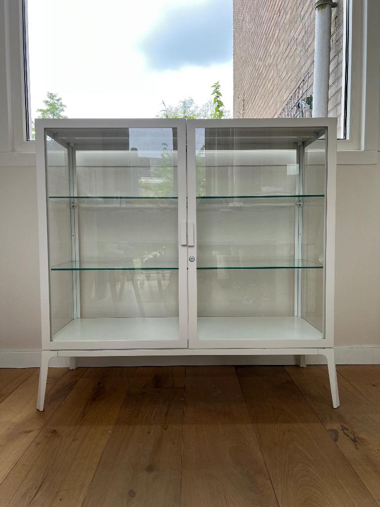 Vitrine kast Milsbo van IKEA, Ophalen, 50 tot 100 cm, 150 tot 200 cm, 25 tot 50 cm
