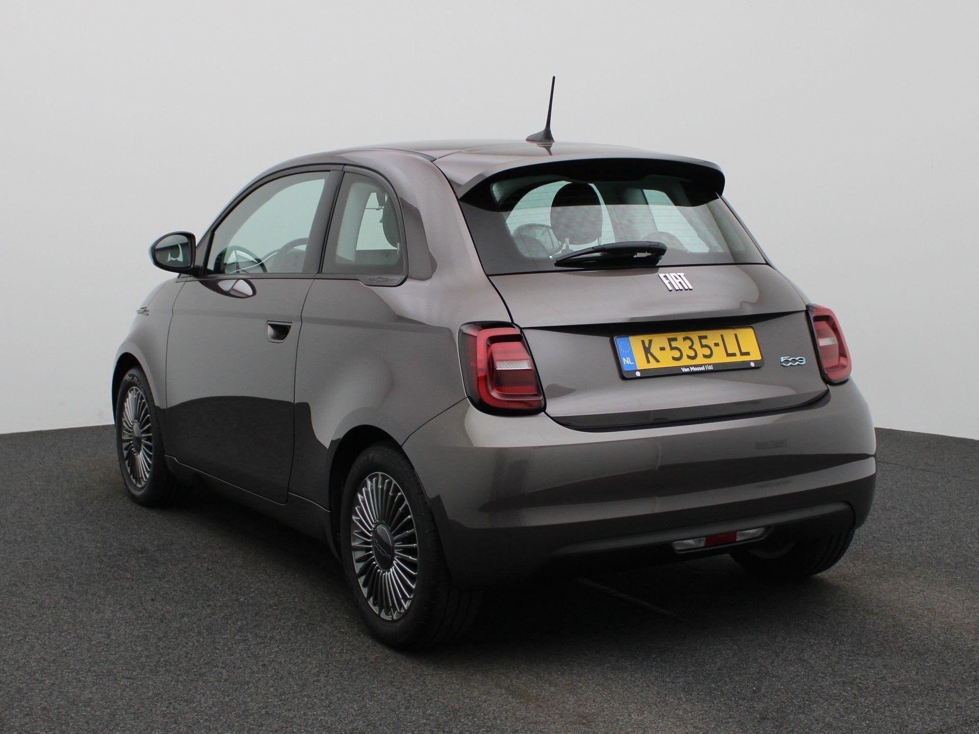 Fiat 500 Icon 42 kWh, 12 maanden, Stof, 118 pk, 4 stoelen