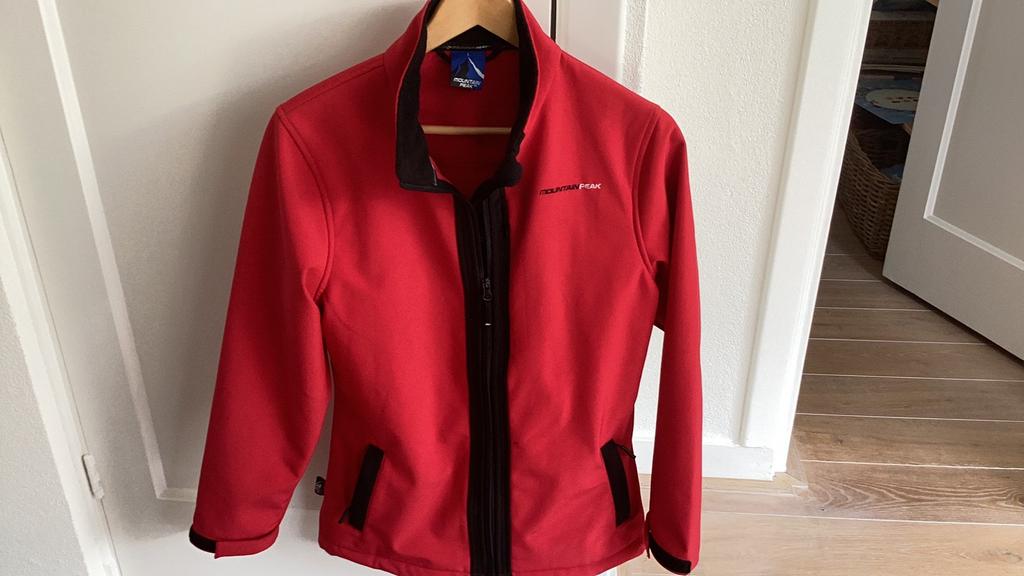 Softshell outdoor jas, Ophalen of Verzenden, Zo goed als nieuw, Maat 38/40 (M), Rood