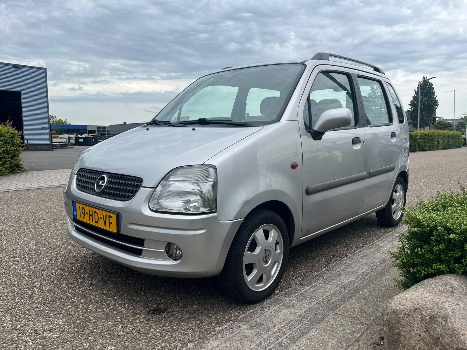 Opel Agila 1.2-16V Elegance | Trekhaak | Radio | Elek. Ramen, Voorwielaandrijving, Gebruikt, 31 €/maand, 4 stoelen