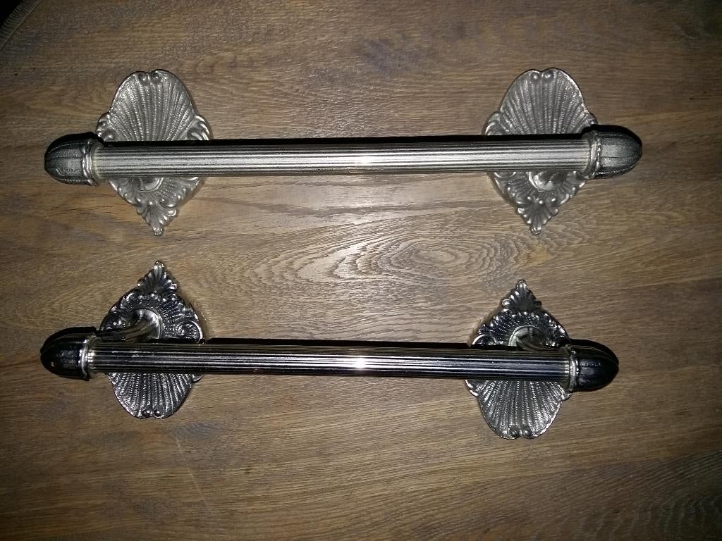Chromen handdoekhouders – Barok/Rococo stijl – luxe set, Ophalen of Verzenden, Zo goed als nieuw, Metaal, Overige stijlen