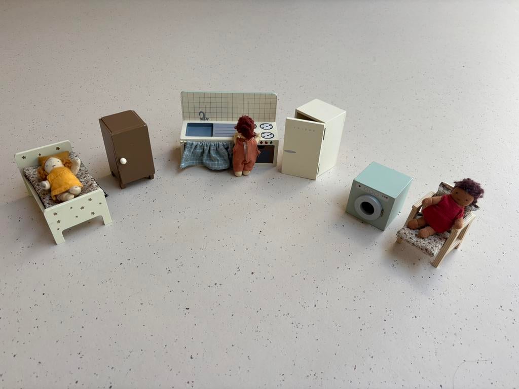 Olli ella holdie folk poppetjes en meubeltjes, Ophalen of Verzenden, Zo goed als nieuw, Poppenhuis