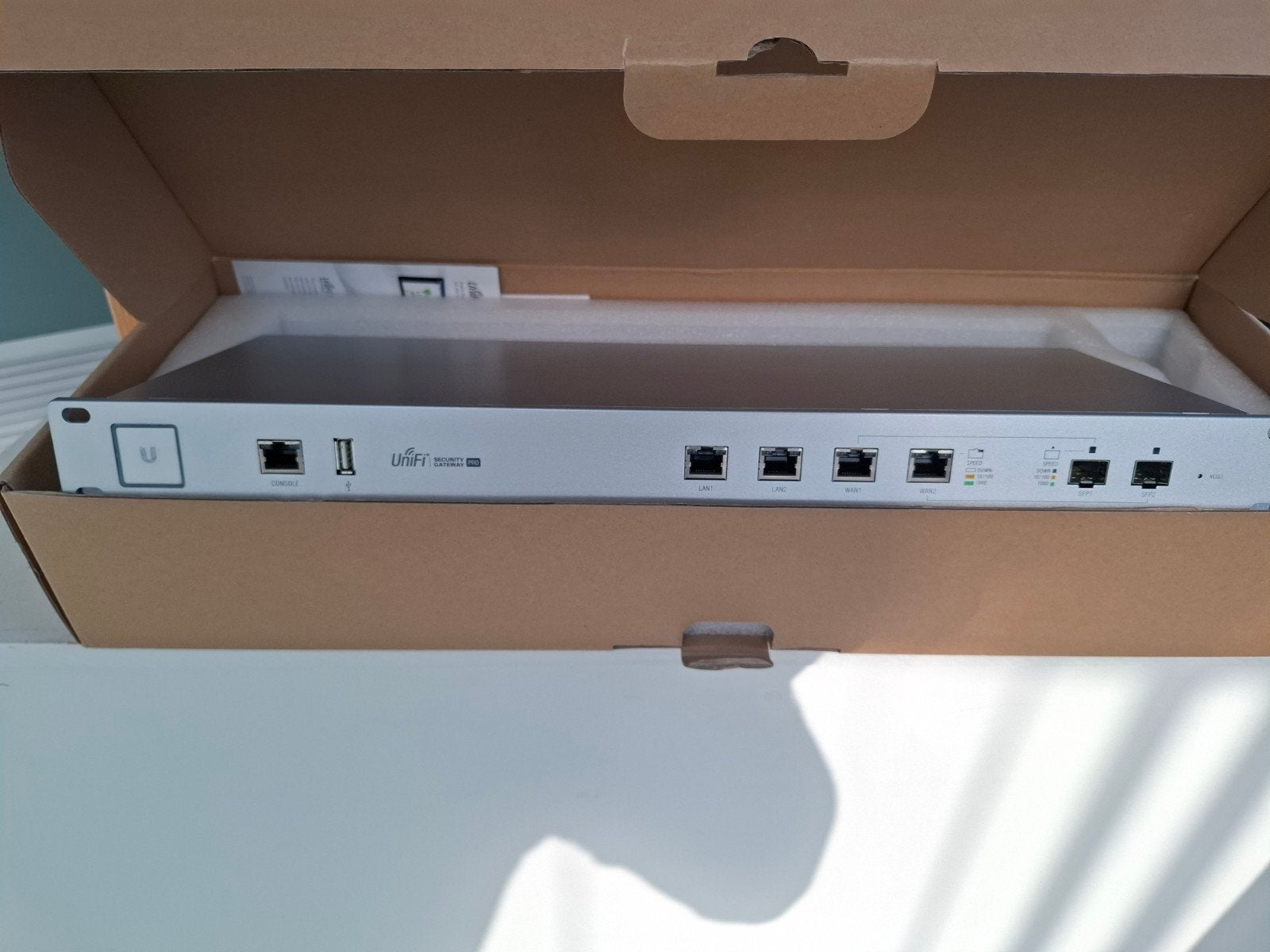 Ubiquiti UniFi Security Gateway Pro (USG-PRO-4), Computers en Software, Ophalen, Nieuw, Router, Ubiquiti UniFi