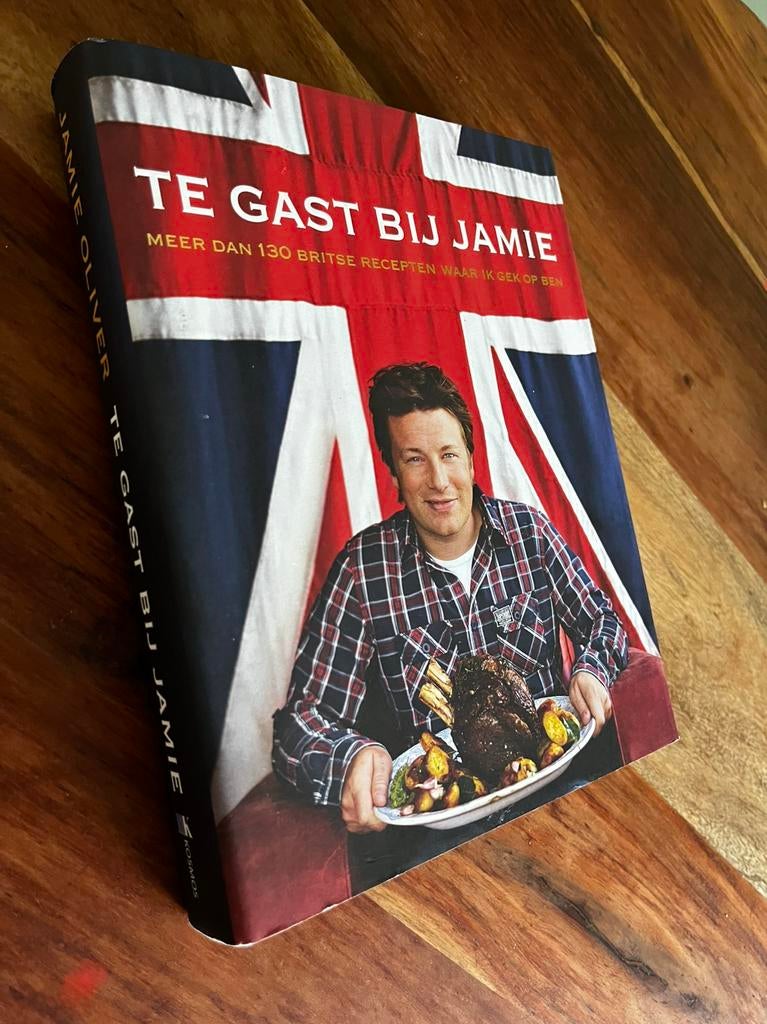 Jamie Oliver - Te gast bij Jamie, Boeken, Voorgerechten en Soepen, Ophalen of Verzenden, Zo goed als nieuw, Jamie Oliver