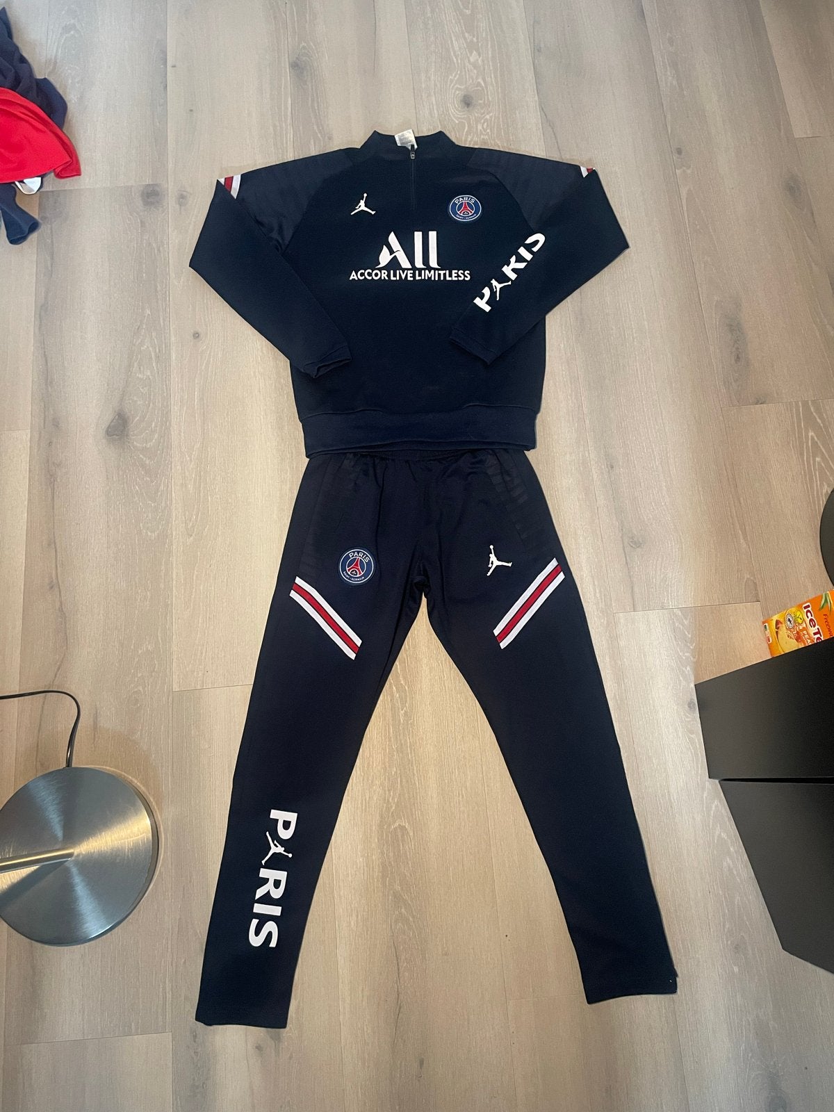 PSG Trainingspak Nike Jordan - Maat 128-137 (8-10 jaar), Verzenden, Zo goed als nieuw, Jongen of Meisje, Setje