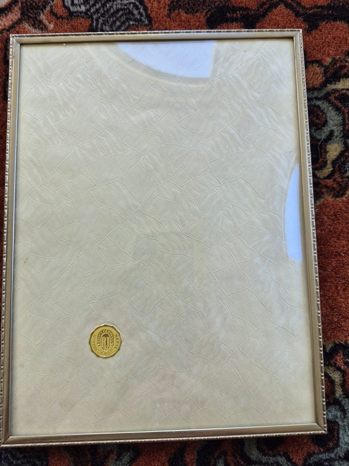 Gouden fotolijst 18x24cm met bol glas, Gebruikt, Ophalen of Verzenden, Fotolijst, Metaal