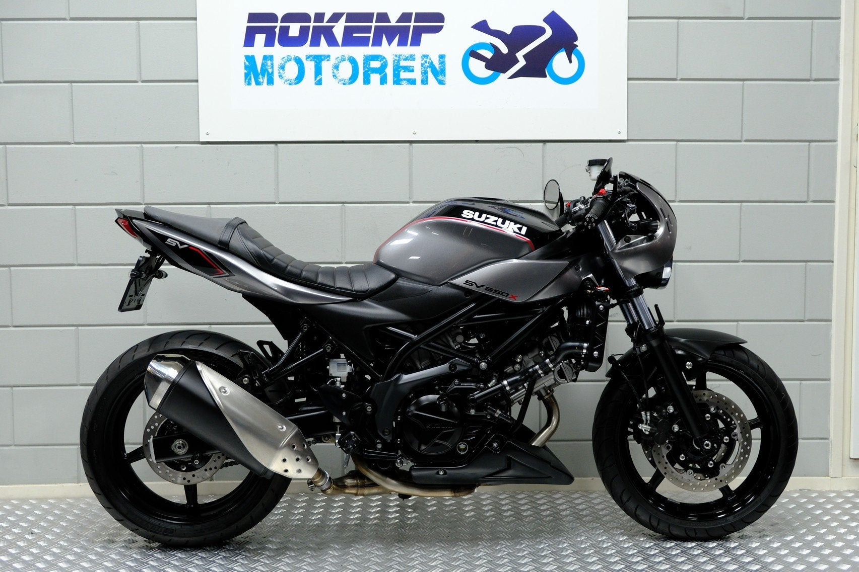 Suzuki SV 650 X cafe racer (bj 2019), Motoren, Motoren | Suzuki, Lange Dreef 12
4131NH  Vianen, NL, Suzuki, Bedrijf, Klantenservice@suzuki.nl