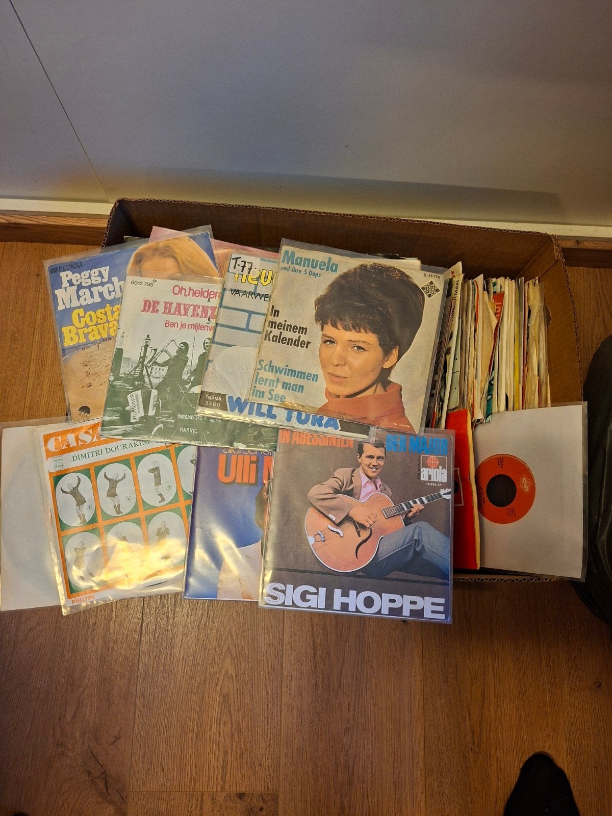 partij singles en lp's, Ophalen