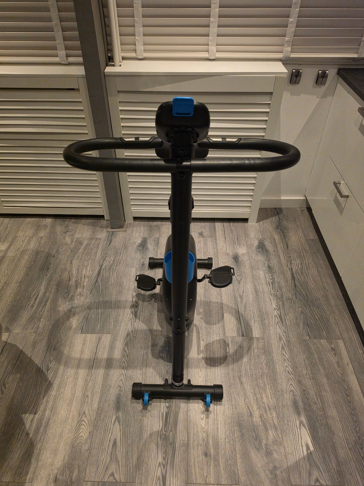 Domyos Hometrainer Essential 2, Ophalen, Zo goed als nieuw, Metaal, Benen