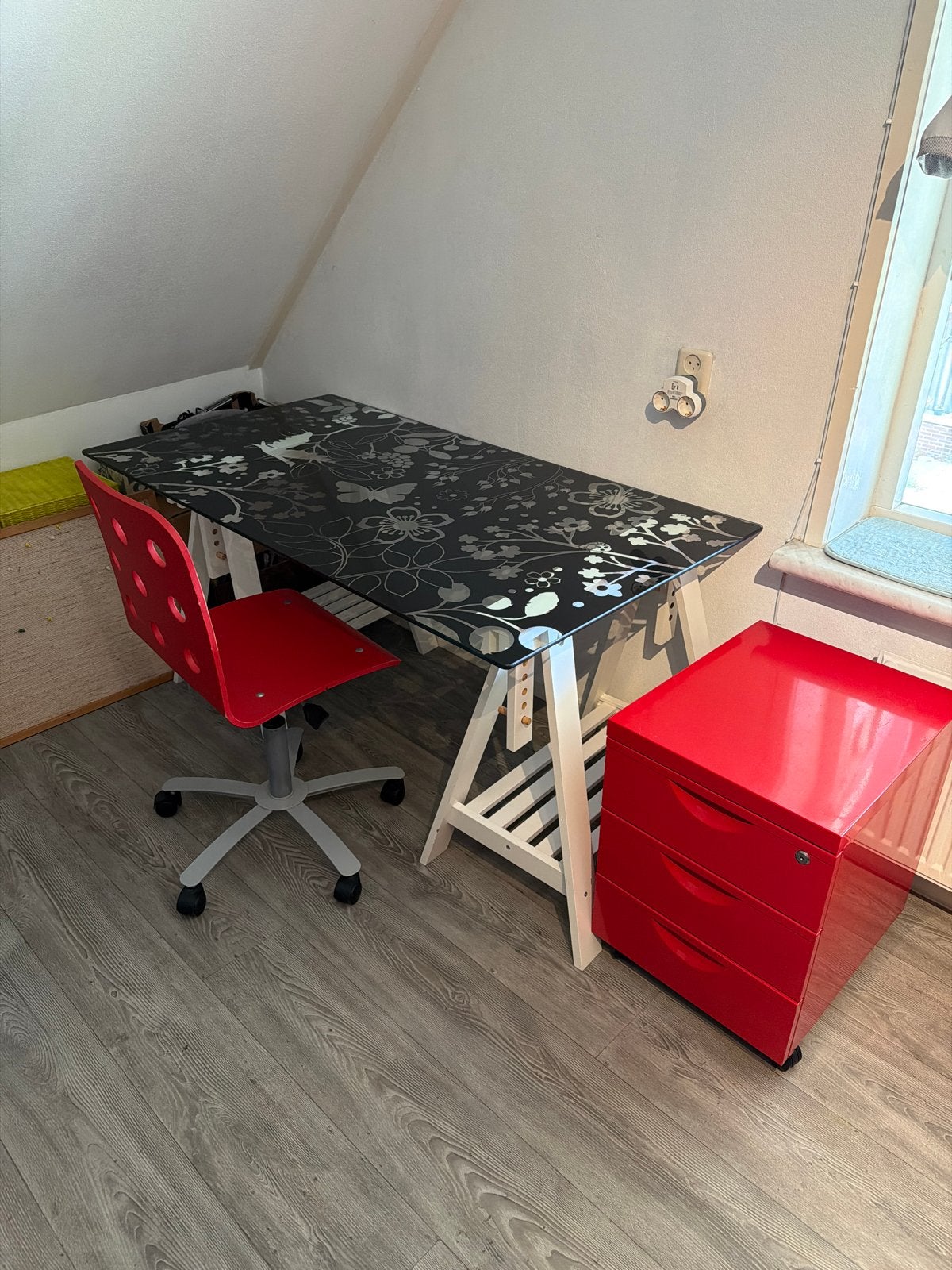 IKEA Bureau set: glazen blad, schragen, ladekastje, bureaust, Ophalen, Gebruikt, Met lades, IKEA