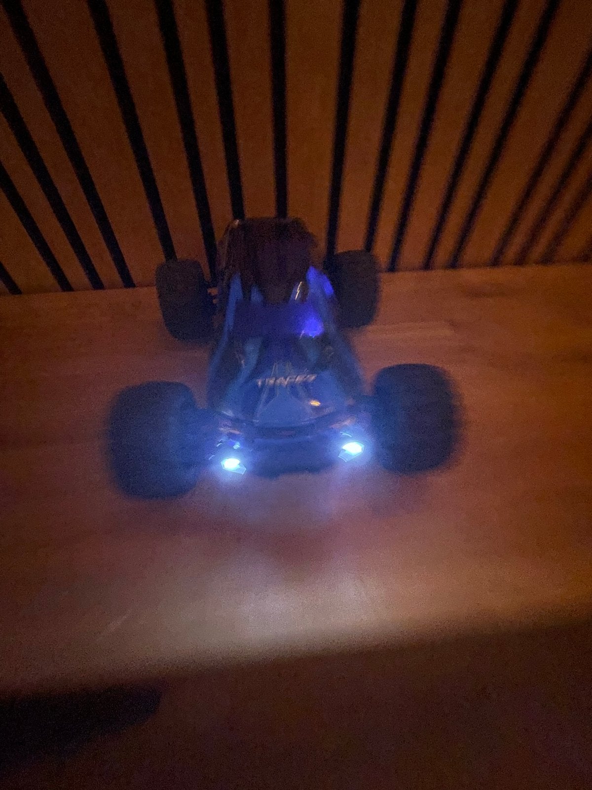 Tracer ofroad met lampen + oplader en accu, Elektro, Auto offroad, Ophalen of Verzenden, Zo goed als nieuw