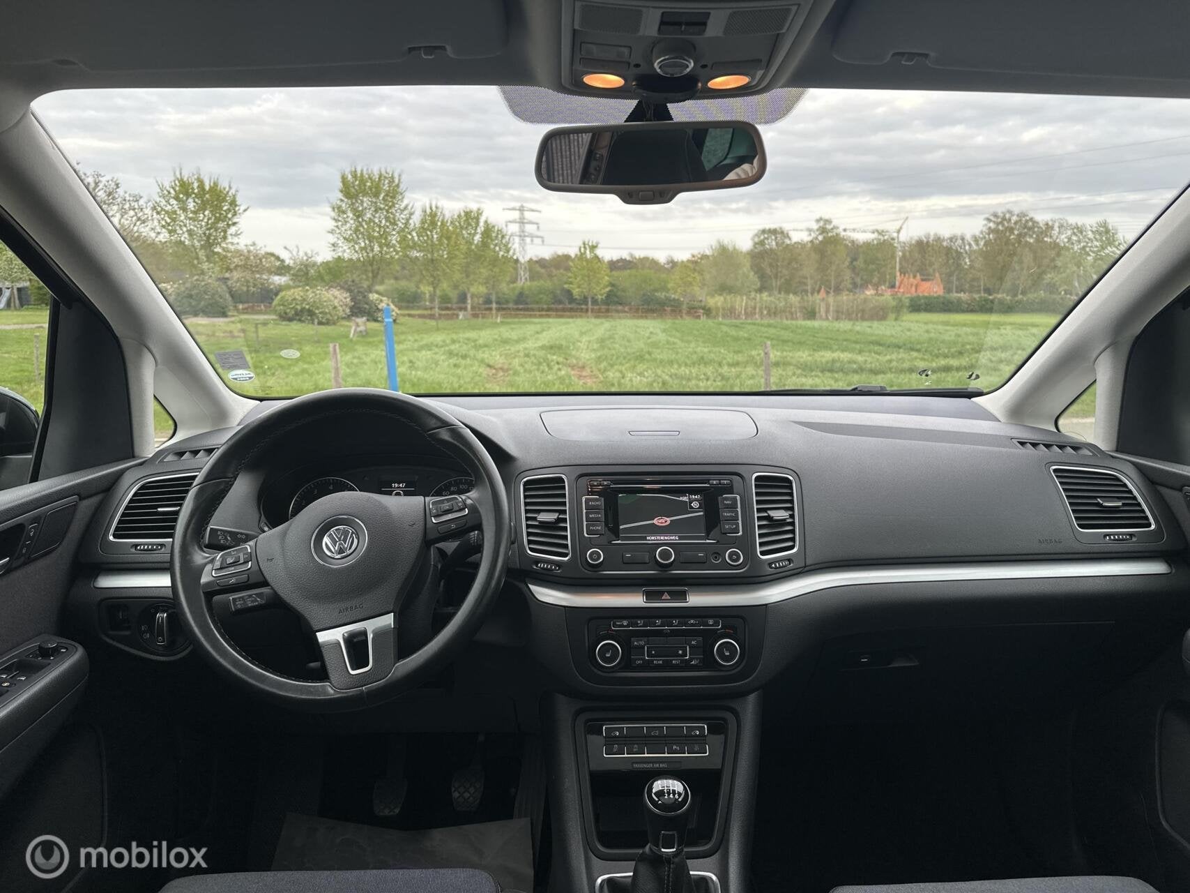Volkswagen Sharan 1.4 TSI Highline 7p. Trekhaak Pano✅, Voorwielaandrijving, Stof, Zwart, 4 cilinders