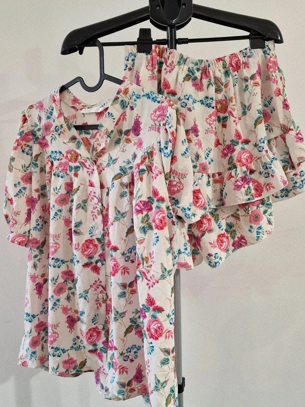 Flamant Rose Bloemen Short & T-Shirt Set M, Kleding | Dames, Ophalen of Verzenden, Zo goed als nieuw, Wit, Korte mouw