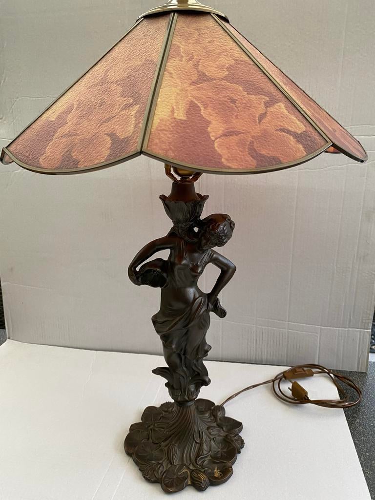 Antieke tafellamp met beeld van vrouw, Ophalen of Verzenden
