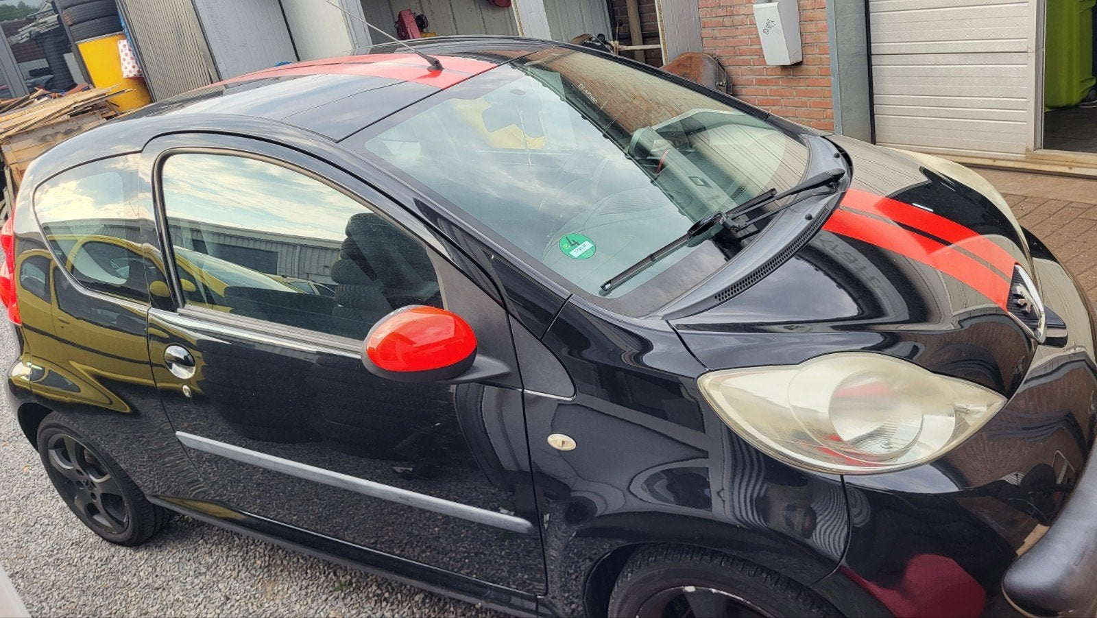 Peugeot 107 1.0 street racing uitvoering 3-drs bwj2008, Voorwielaandrijving, Stof, 4 stoelen, Bedrijf
