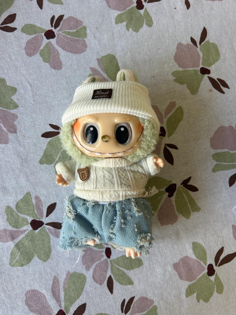 Labubu met uitneembare kleding - Super schattig!, Ophalen of Verzenden, Zo goed als nieuw, Jongen of Meisje